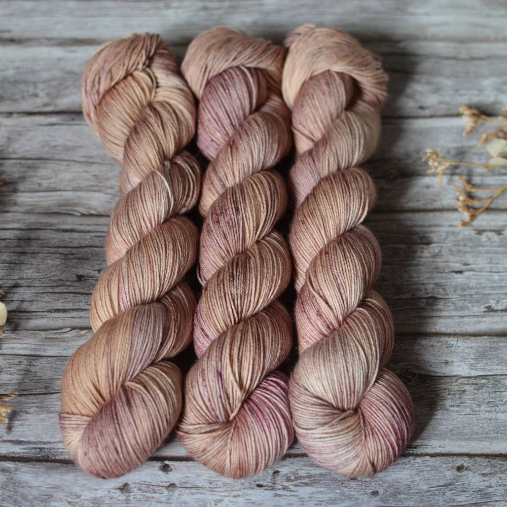 Merino fingering - Almonds