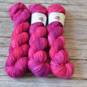 Merino singles - Dragon Fruit