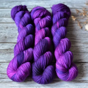 Merino fingering - Electric Violet