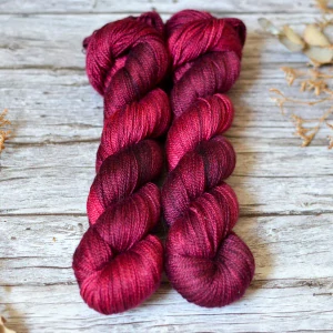 Silky Lace 600 - Dark Peony