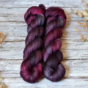 Silky Lace 600 - Black Dahlia