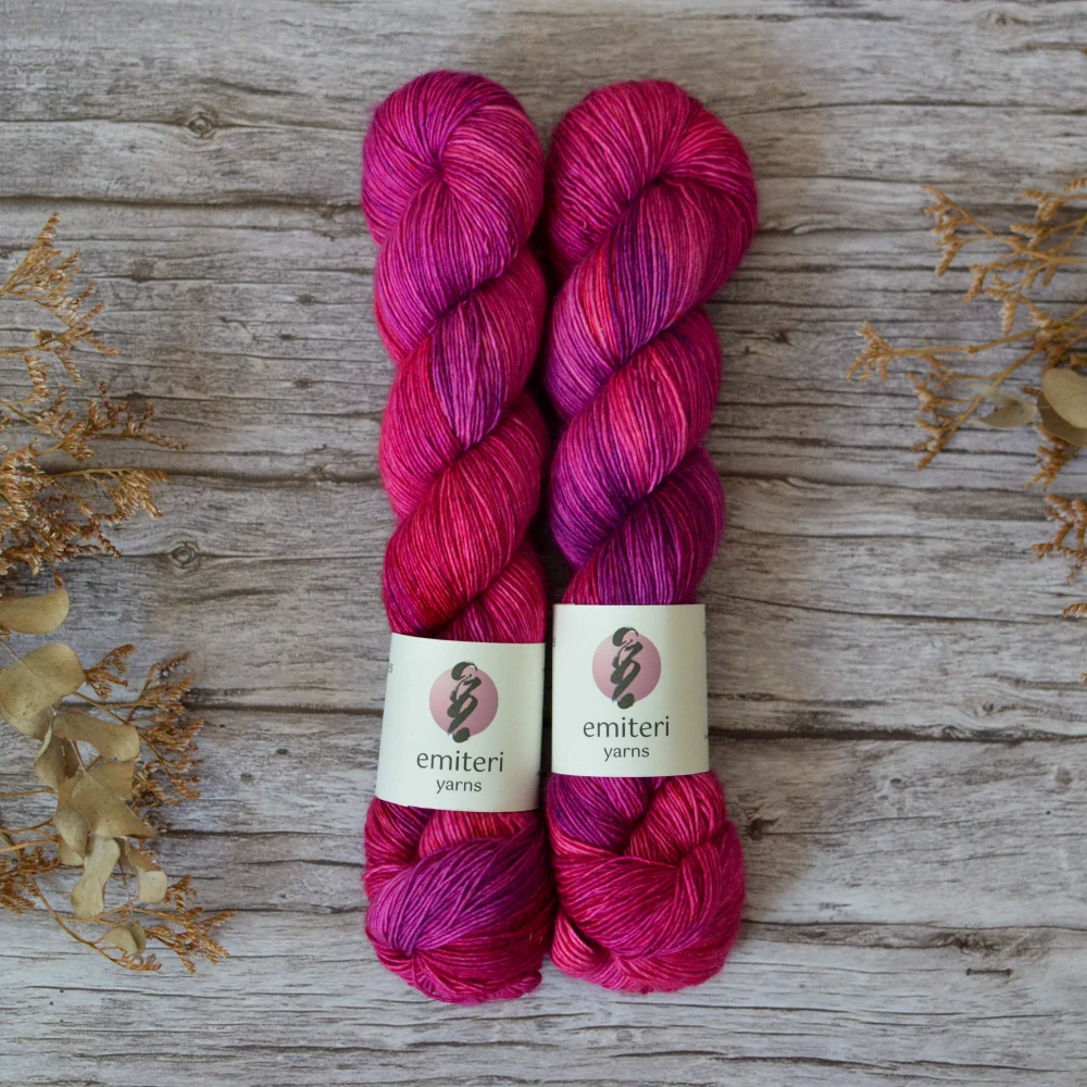 Merino singles - Dragon Fruit