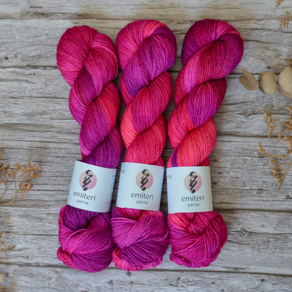 Merino fingering - Fuchsia Bloom