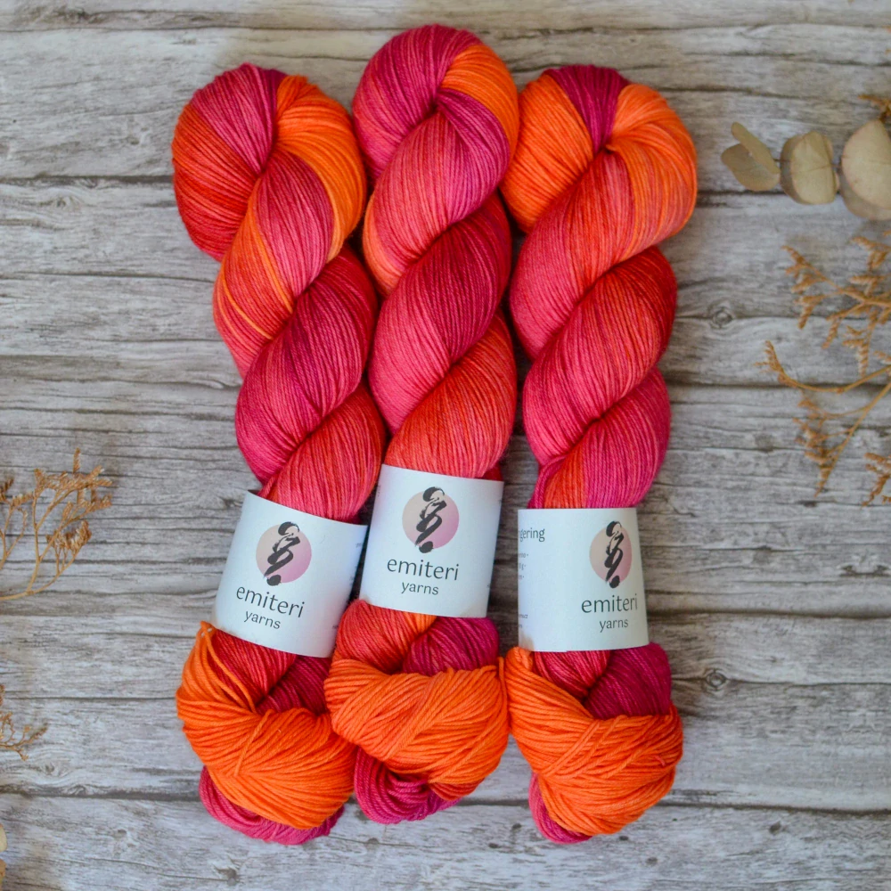Merino fingering - Radiant Coral