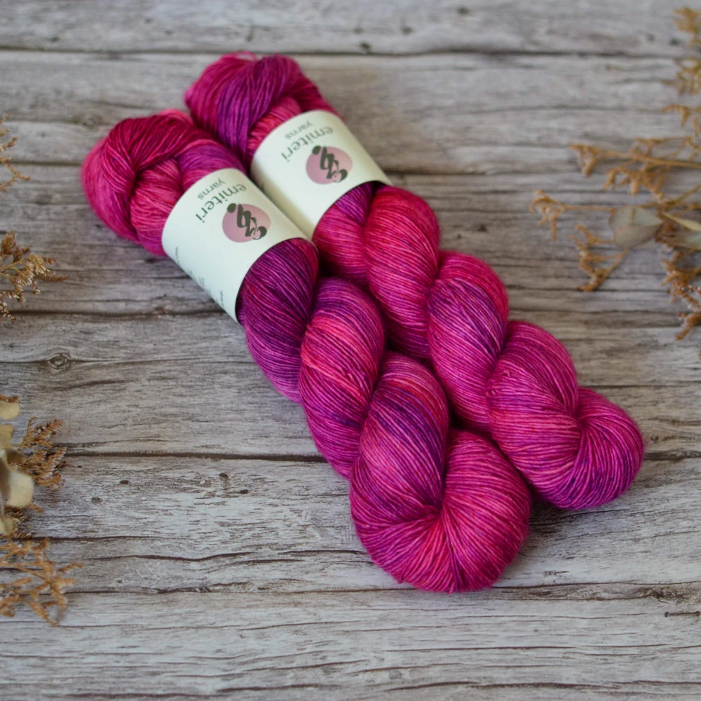 Merino singles - Dragon Fruit