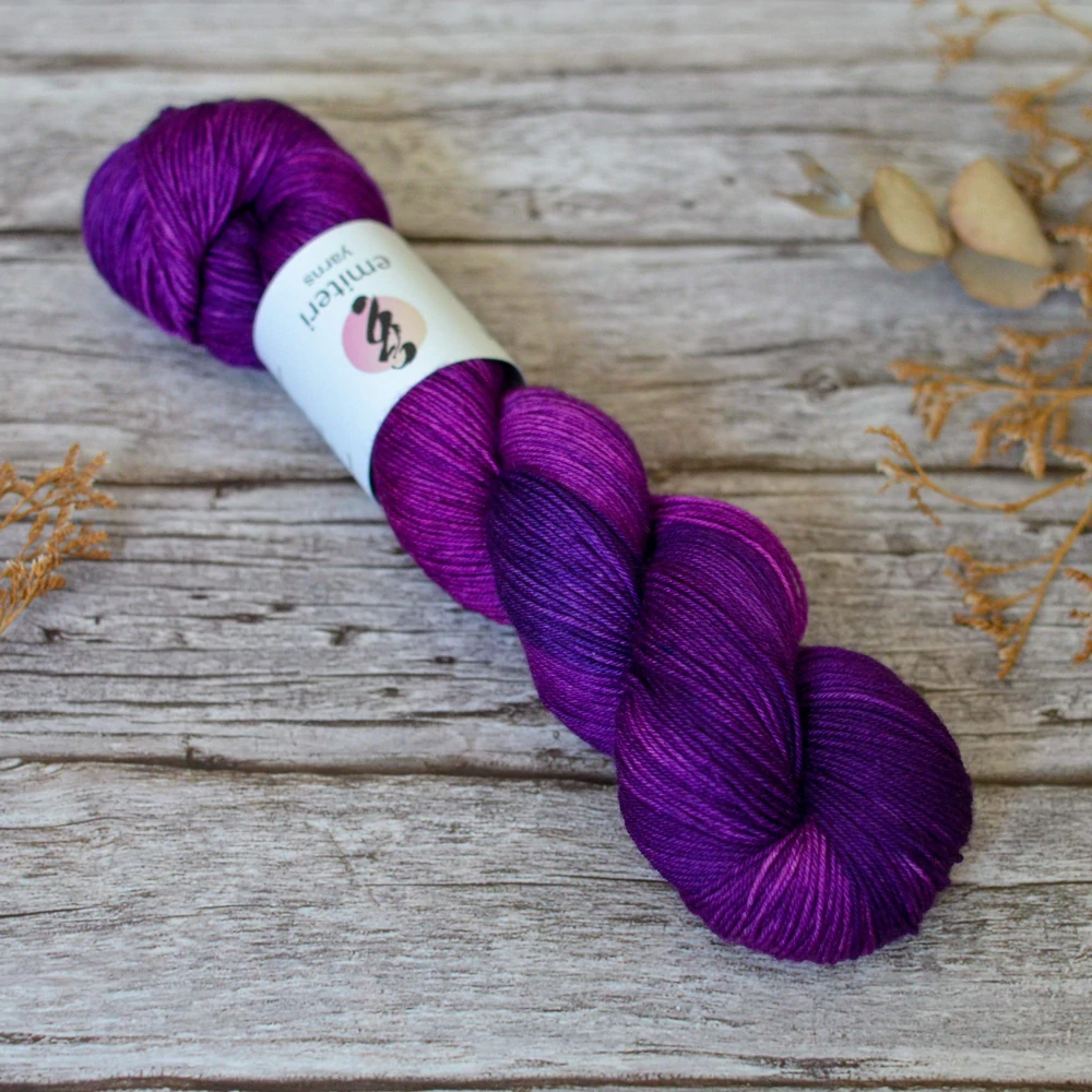 Merino fingering - Electric Violet