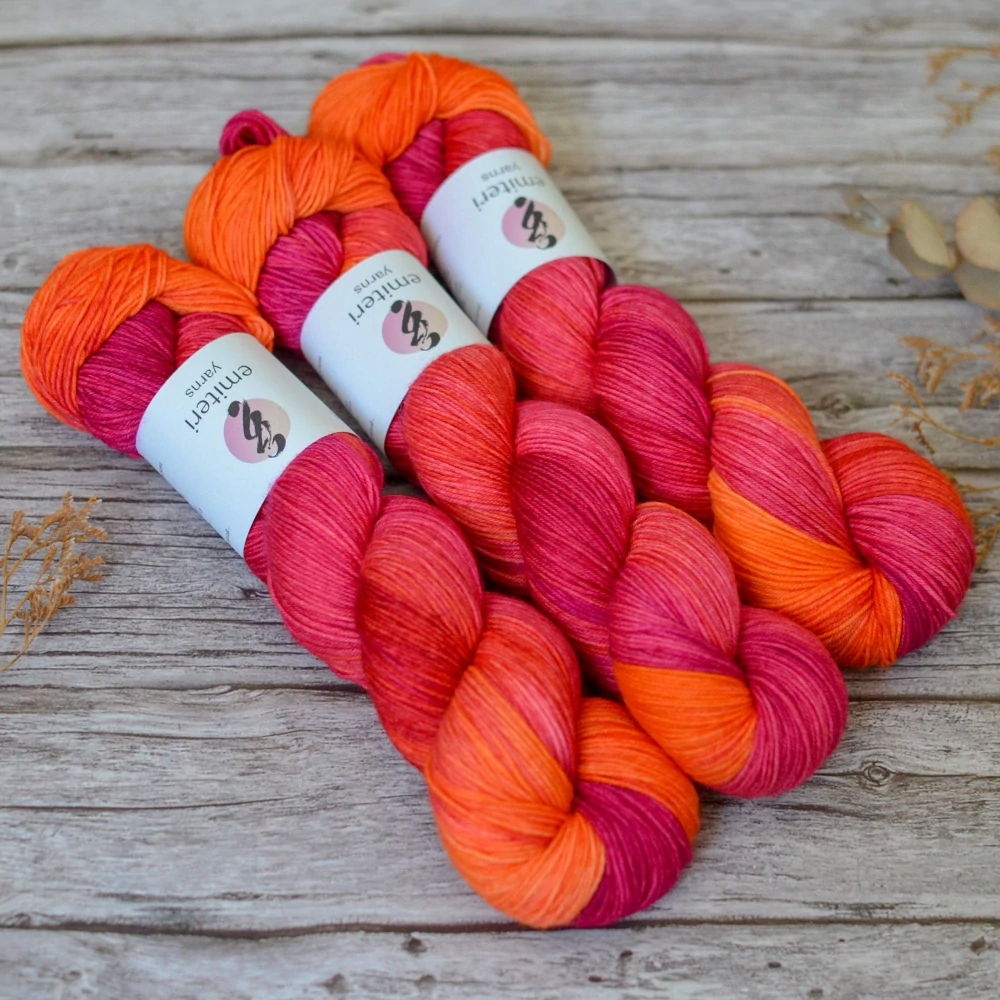 Merino fingering - Radiant Coral