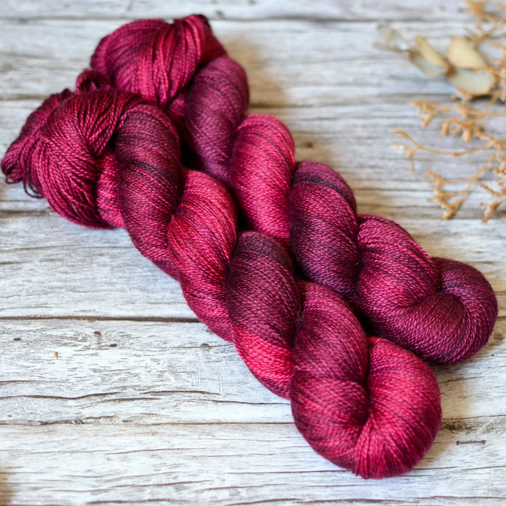 Silky Lace 600 - Dark Peony