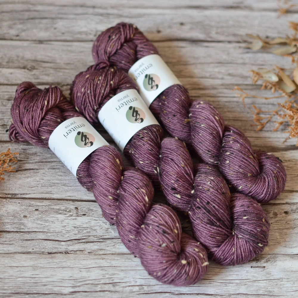 Donegal DK - Plum Shadow