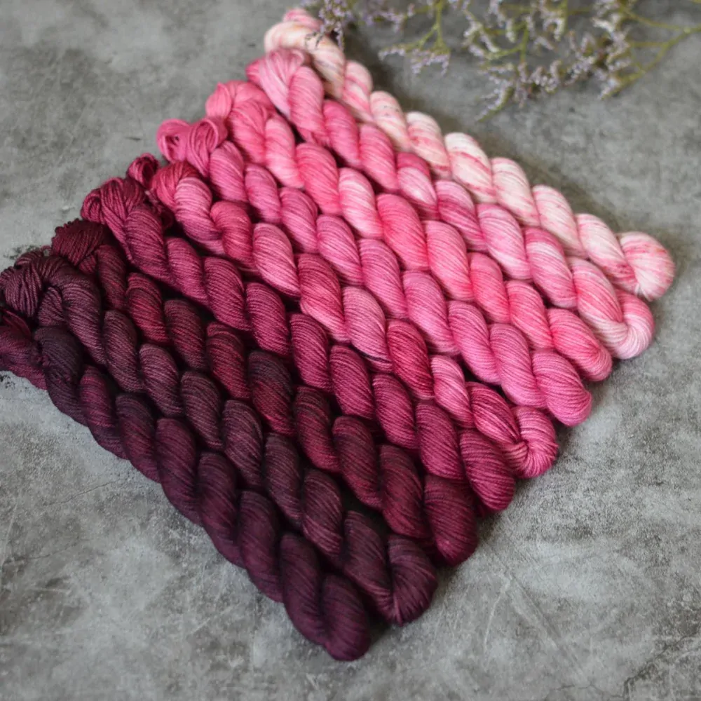 Fade set - Ruby Passion - merino fingering minis