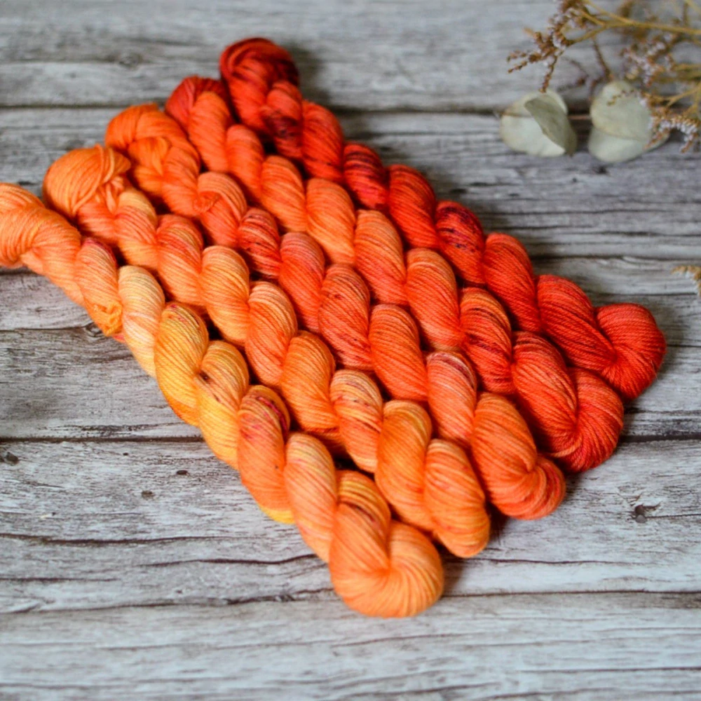 Fade set - Blood Orange - merino fingering minis