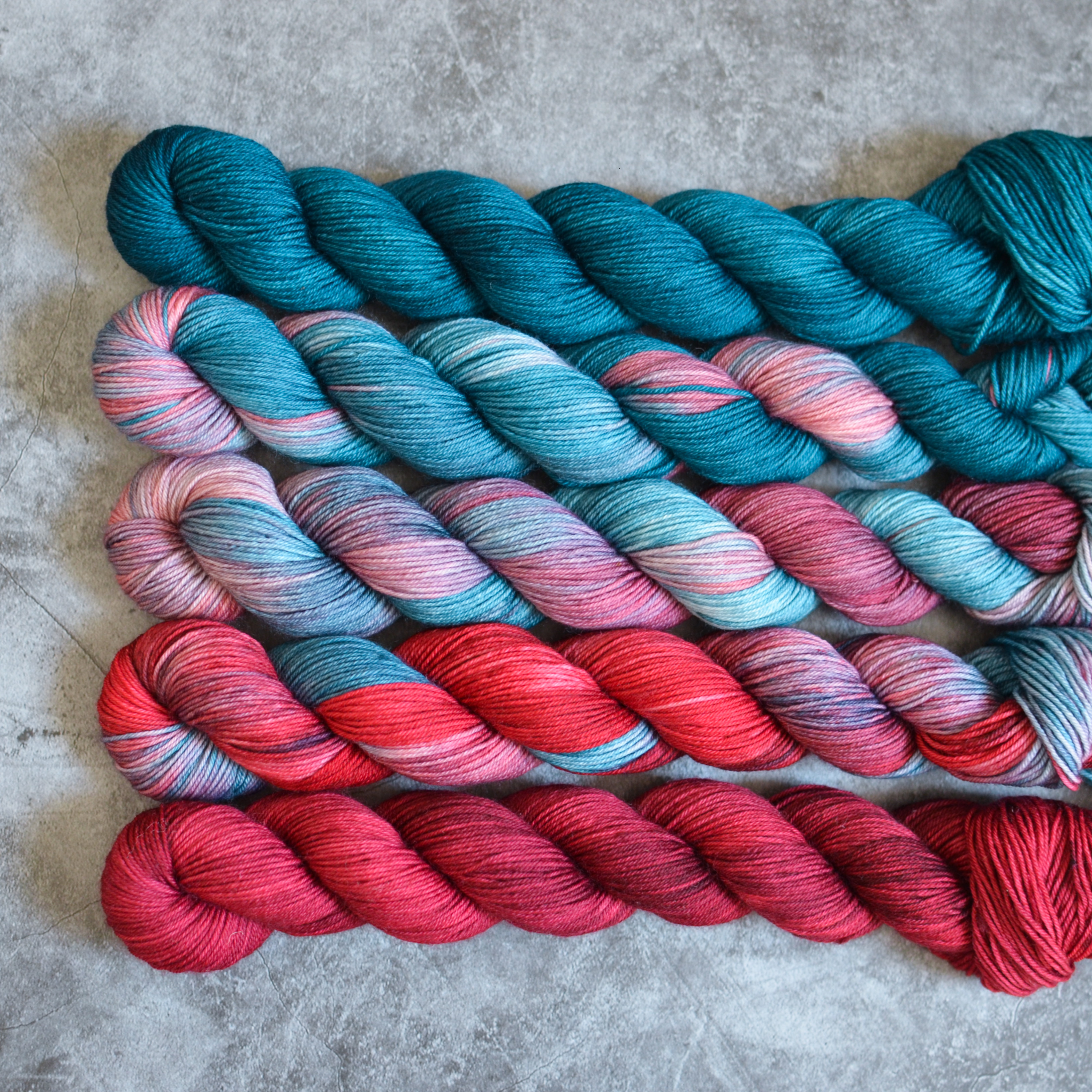 Fade set - Feathers and Roses - merino fingering 50 g