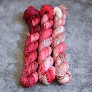Fade set - Wars of the Roses - merino fingering 50 g